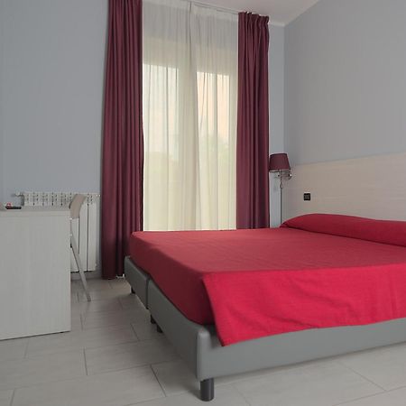Hotel Pone Sesto San Giovanni Kültér fotó