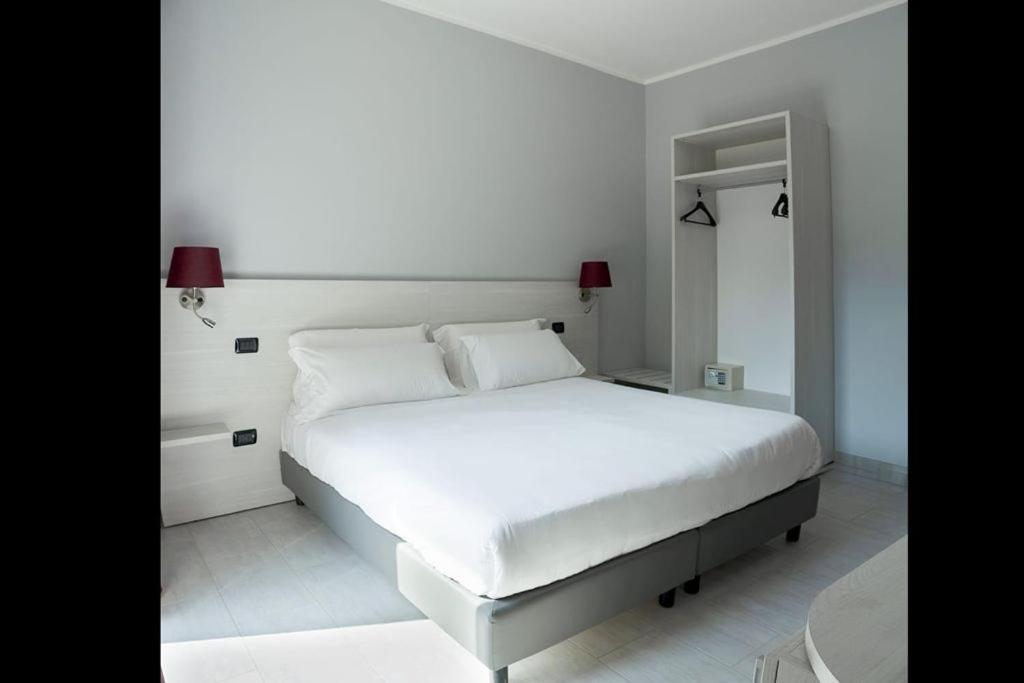 Hotel Pone Sesto San Giovanni Kültér fotó