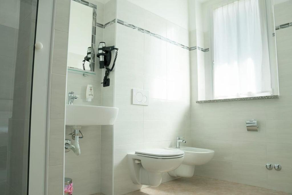 Hotel Pone Sesto San Giovanni Kültér fotó